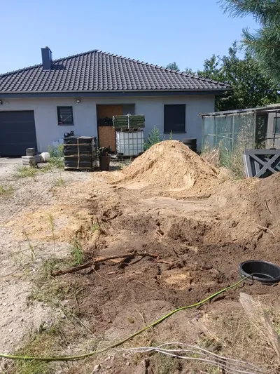 Widok na posesję po zakończeniu prac ziemnych